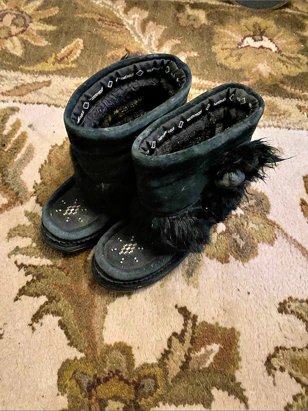 Manitobah Black Winter Boots